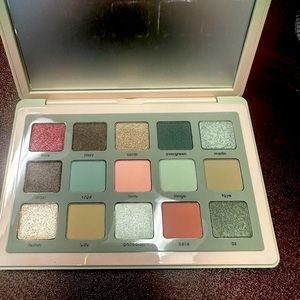 Brand new Natasha Denona retro glam palette
